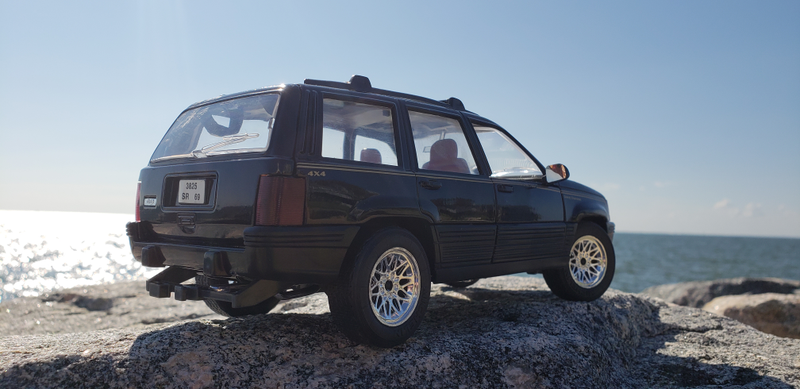 Illustration for article titled Jeep Grand CherokeeĀ